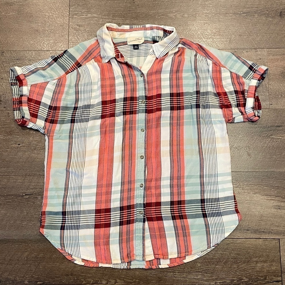Universal Thread Women’s Multi Color Button Down Short Sleeve Shirt Size M